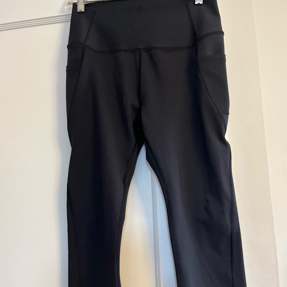 Gap fit Sculpt revolution leggings size Medium